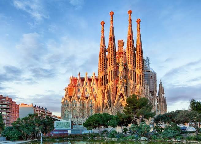 Day 1 — Arrival & Barcelona Exploration